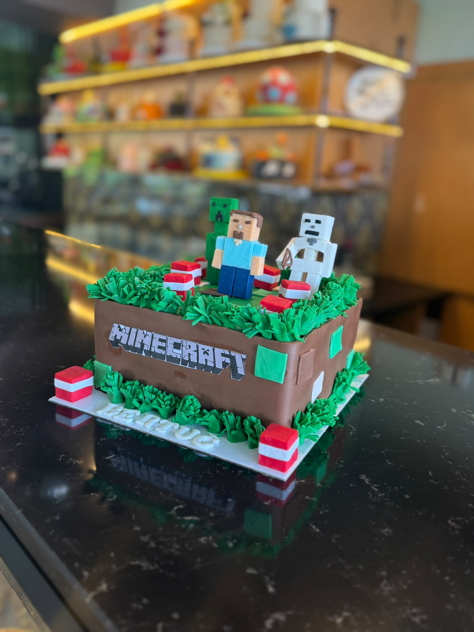 Minecraft temalı pasta